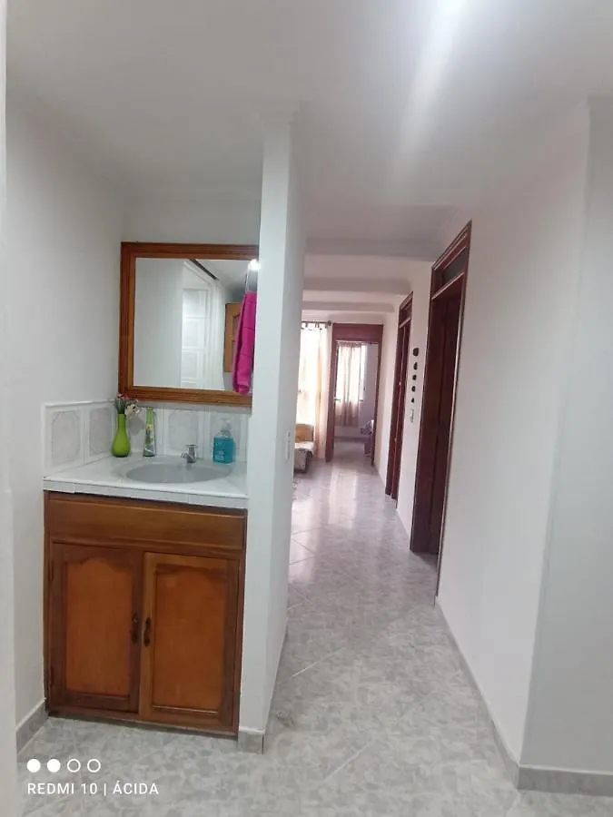Habitacion Doble En Apartamento En Zona Udea 메딜린 0*,