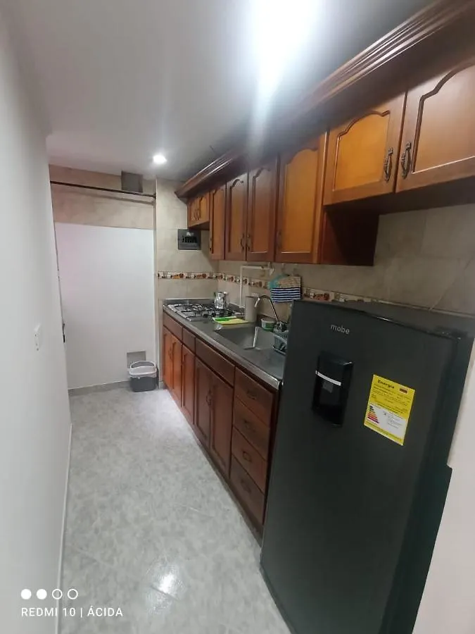 홈스테이 Habitacion Doble En Apartamento En Zona Udea 메딜린