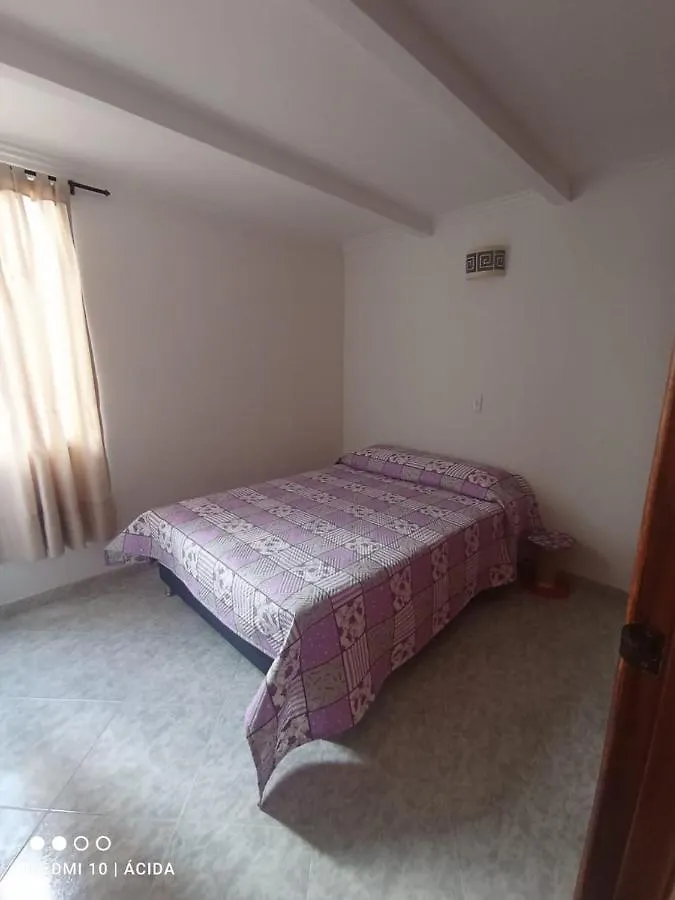 Habitacion Doble En Apartamento En Zona Udea 메딜린